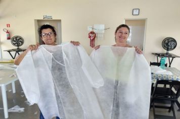 FUNDO SOCIAL CONFECCIONOU MÁSCARAS E JALECOS