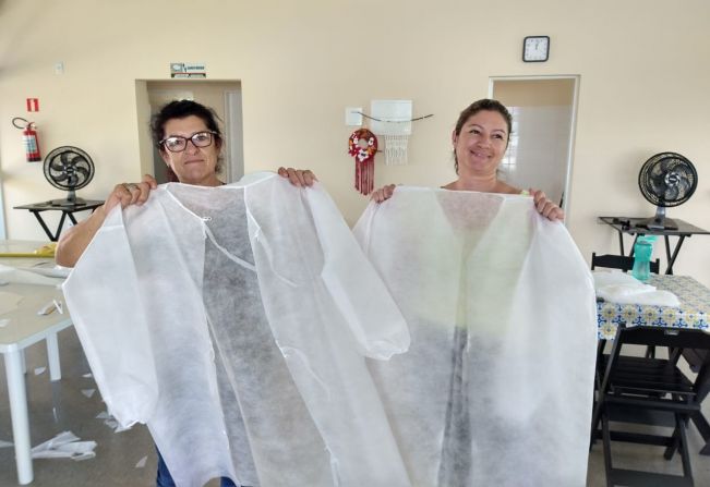 FUNDO SOCIAL CONFECCIONOU MÁSCARAS E JALECOS