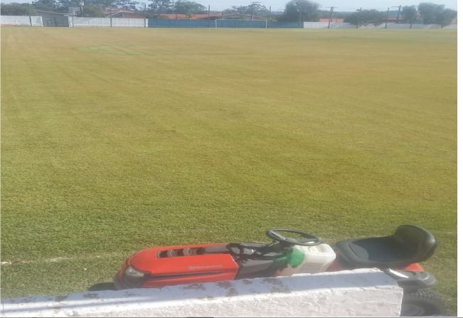 Manutenção do gramado do ADA - Associação Desportiva Angatubense