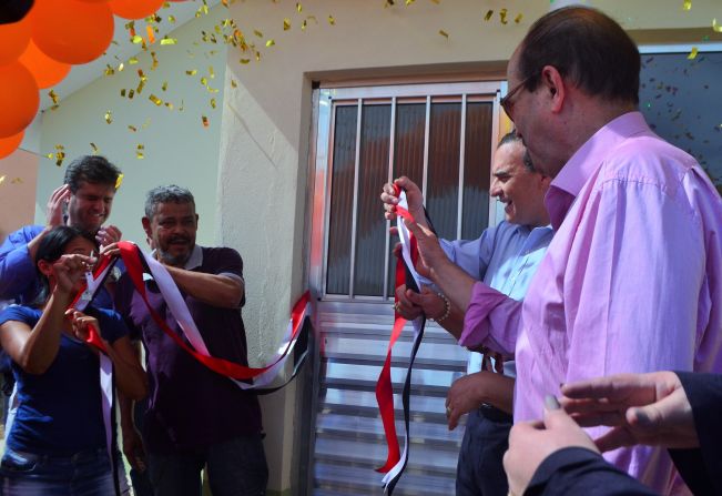 Entrega das CDHU do Residencial Vitória em Angatuba traz esperança a  muitas famílias